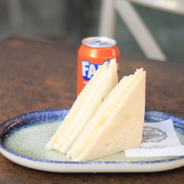 Sandwich de Huevo y Queso