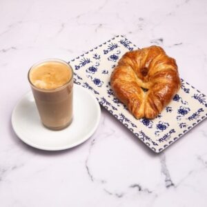 Café con Croissant