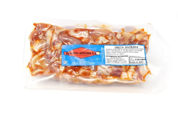 Oreja de cerdo cocida adobada
