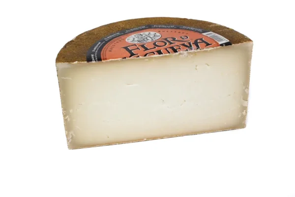 Queso semicurado la Flor de Esgueva.250 g. aprox.